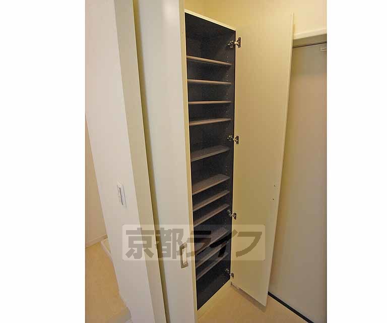 収納　玄関収納も十分ですね。