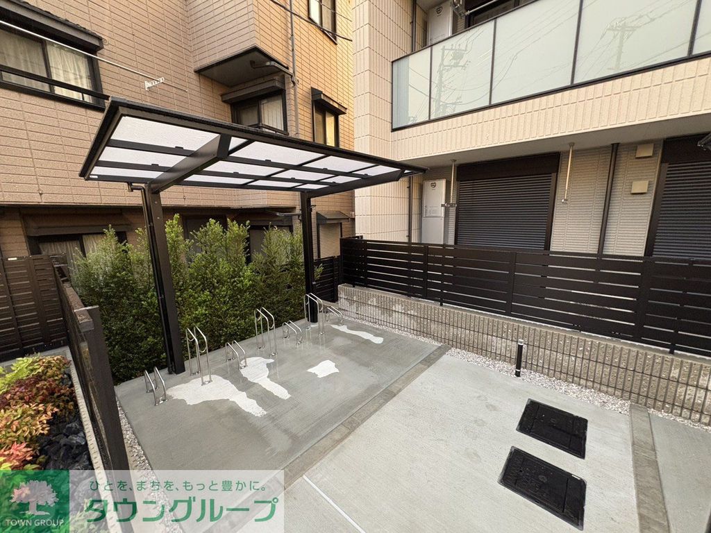 駐車場　庭