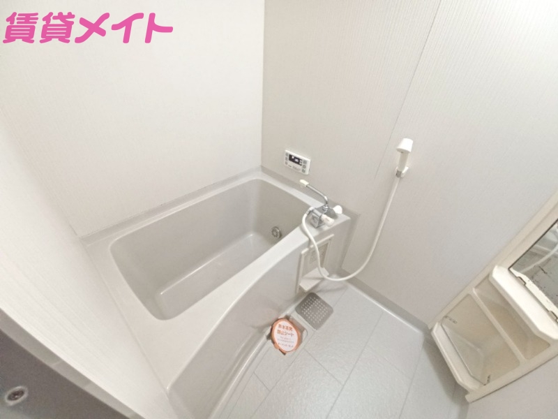 バス・シャワールーム　別部屋写真です