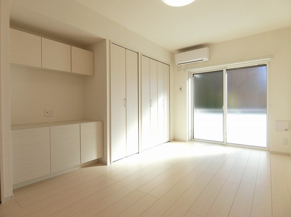 その他部屋・スペース　日当たり良好の明るいお部屋です。