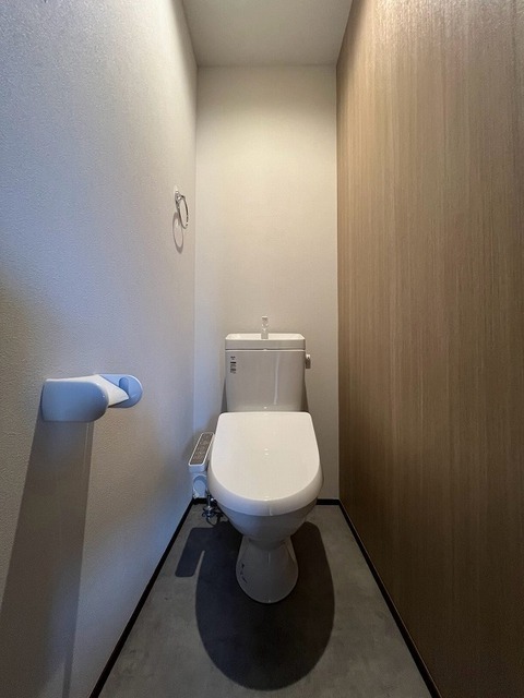 トイレ　写真は同物件の別部屋になります