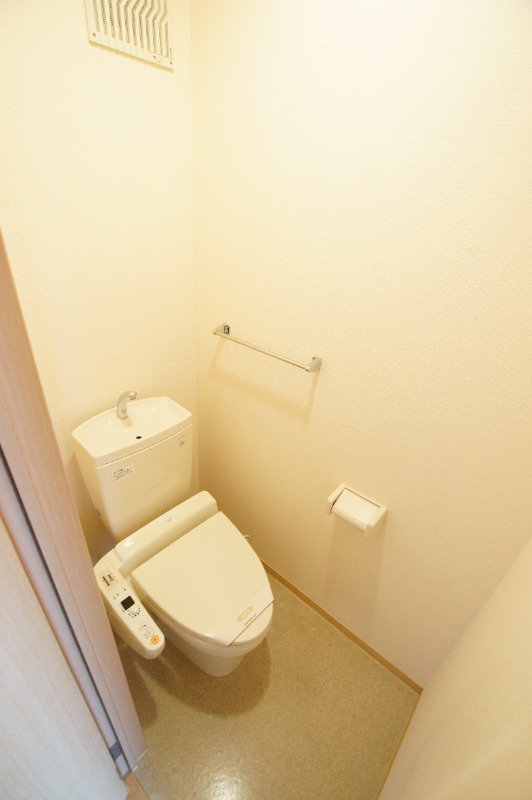 ＪＲ福知山線 塚口駅 徒歩10分 3階建 築21年のトイレ写真