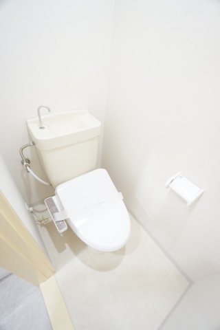 トイレ　※同物件、同タイプの写真になります。