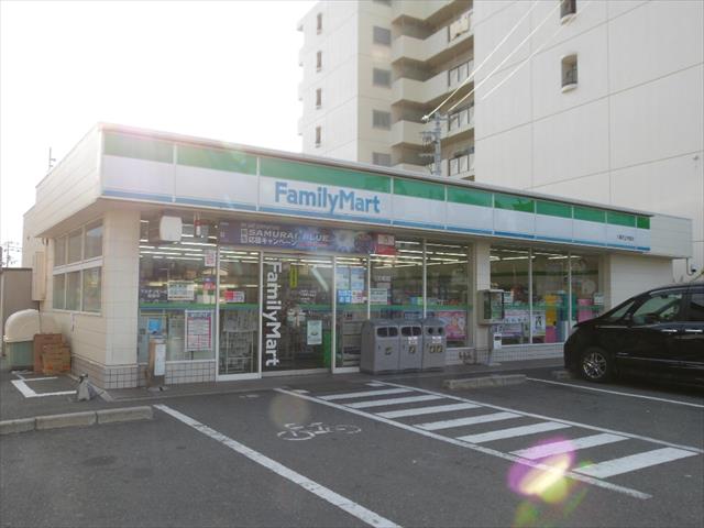 コンビニ　ファミリーマート（コンビニ）まで1330m