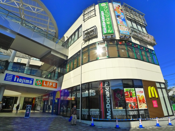 飲食店　マクドナルド千住大橋店（飲食店）まで400m