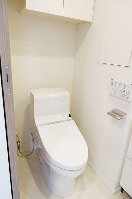 トイレ　※写真は同タイプ住戸です。