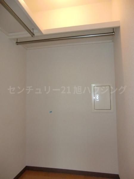 収納　ウォークインクローゼット※参考写真