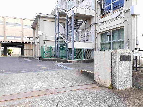 小学校　一宮市立　西成小学校（小学校）まで1100m