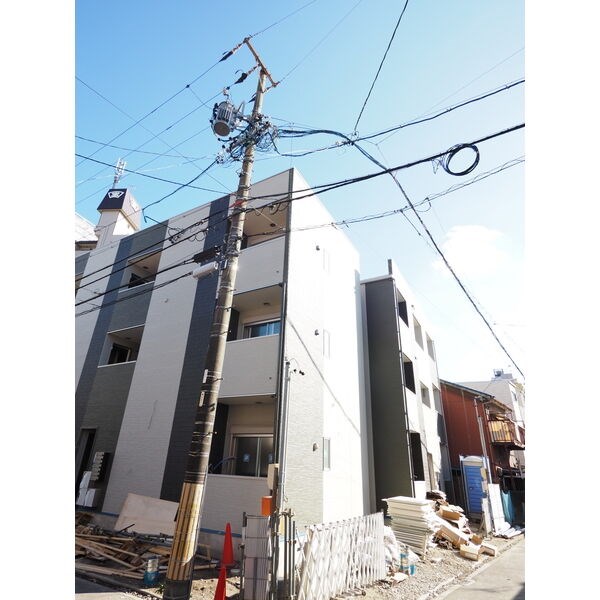 建物外観　外観パース　オートロック付　宅配ＢＯＸ有り　デザイナーズ