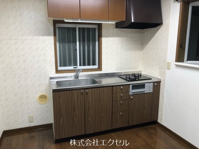 多摩都市モノレール 泉体育館駅 徒歩10分 2階建 築31年のキッチン写真