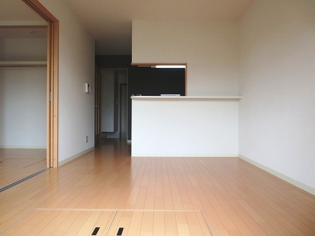 ロータスアネックスの居間写真