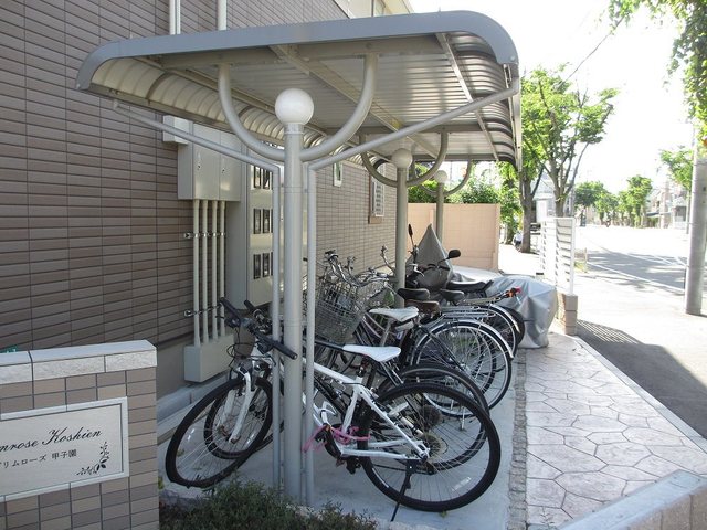 プリムローズ甲子園の外観写真