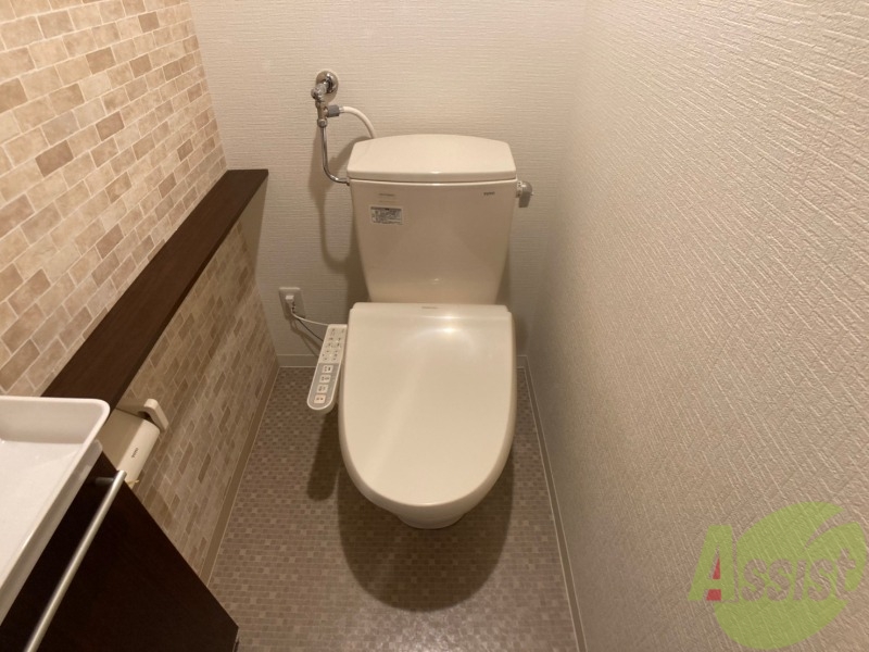 トイレ　こちらはトイレです。清潔感があり、安心して使用できます。