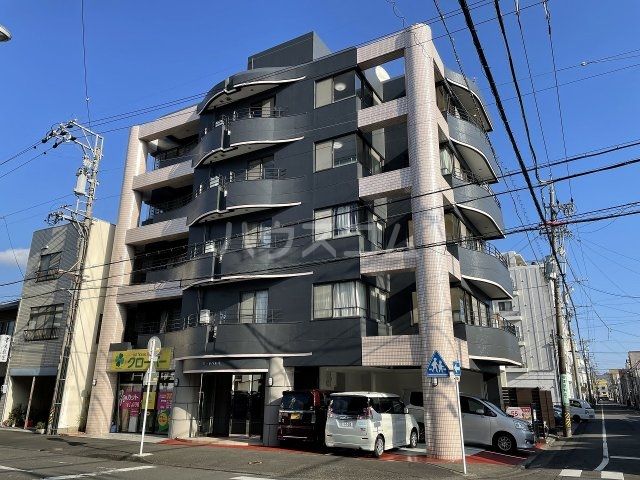 静岡市葵区三番町のマンションの建物外観