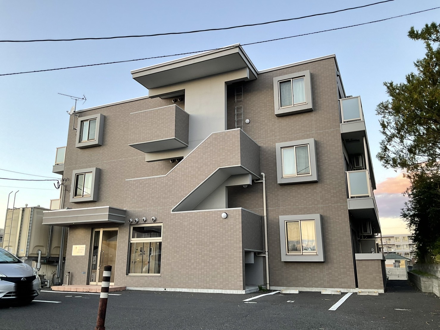 アイワレジデンスこまつしまの外観写真
