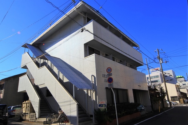 松山市柳井町のマンションの建物外観