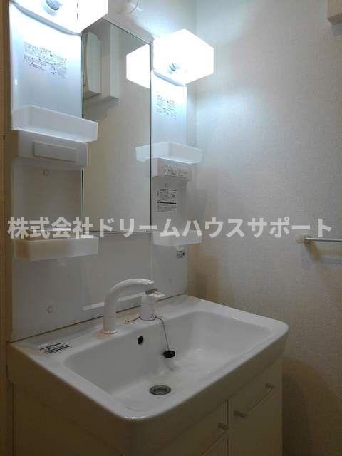 【横須賀市林のアパートの洗面設備】