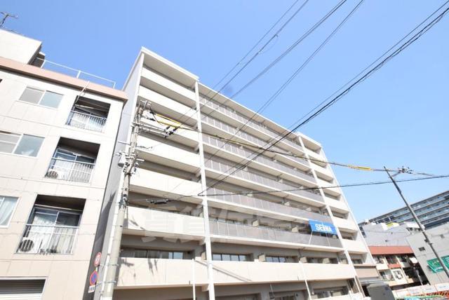 大阪市浪速区木津川のマンションの建物外観