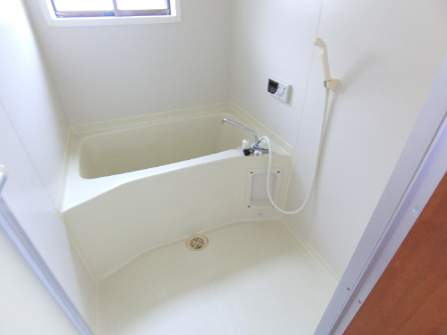 バス・シャワールーム　給湯式のお風呂