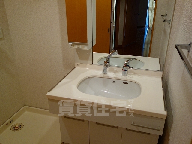【名古屋市中区新栄のマンションの洗面設備】