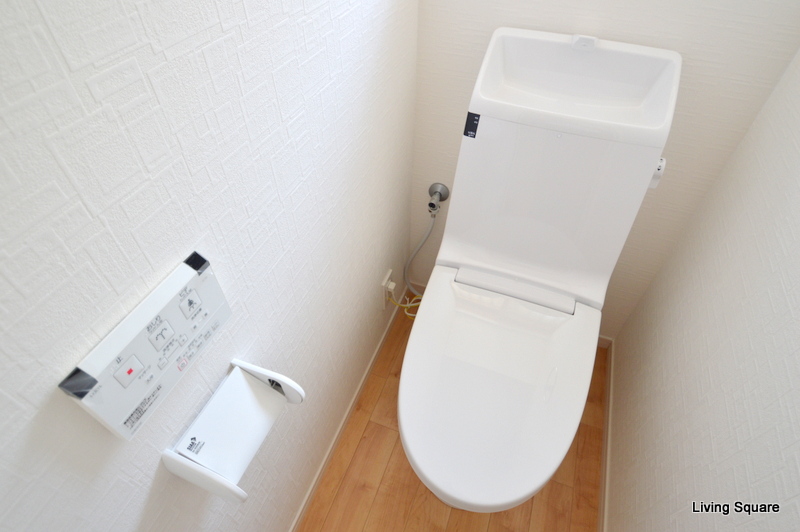 小曽根町平屋建貸家のトイレ写真