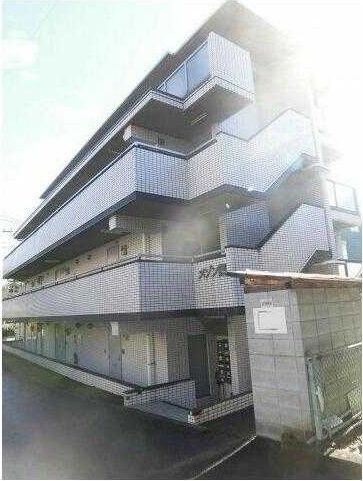 青梅市千ヶ瀬町のマンションの建物外観