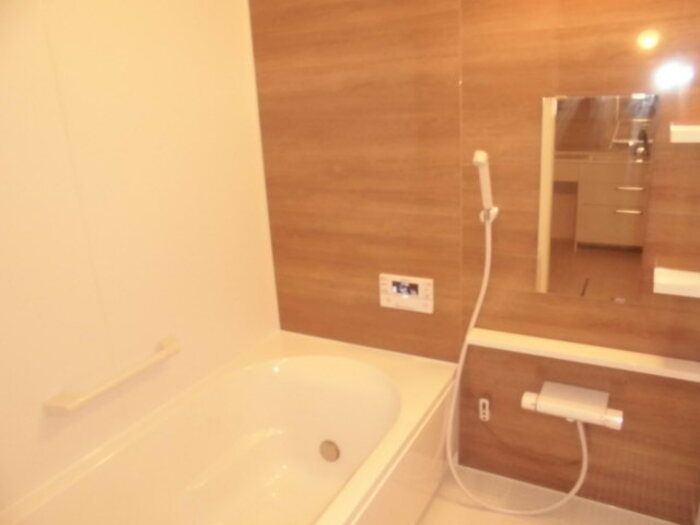 バス・シャワールーム　別のお部屋の写真です