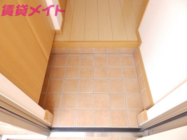玄関　同物件別室の画像です