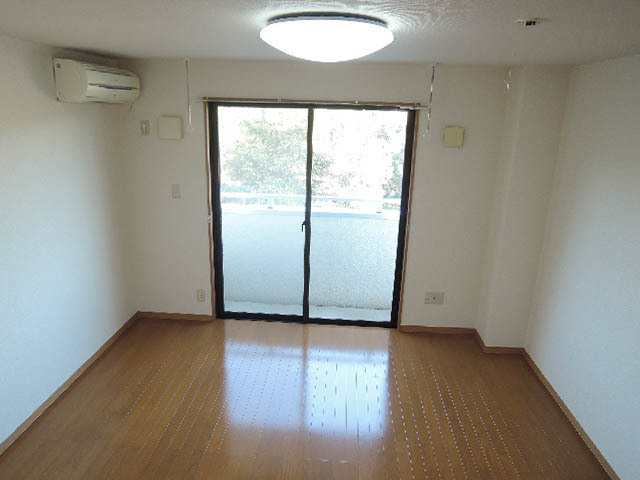 居室・リビング　フローリングの洋室６．８帖