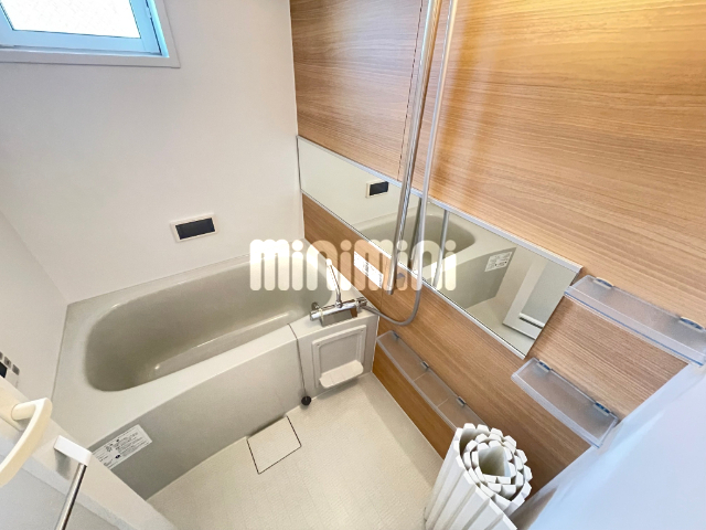 バス・シャワールーム　浴室乾燥機付きです