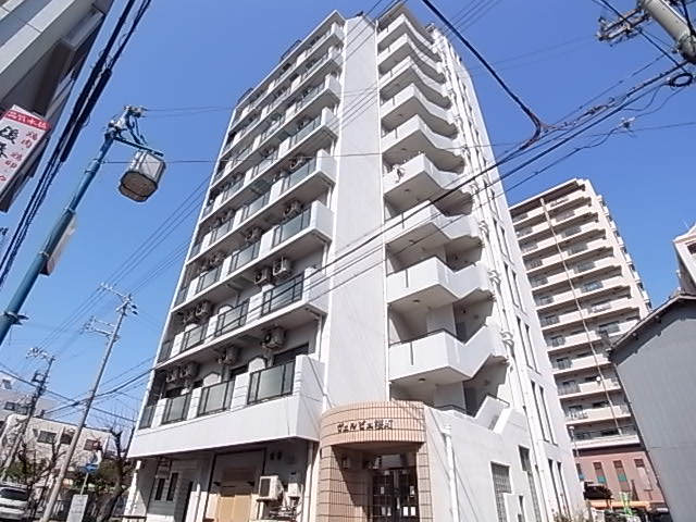 明石市桜町のマンションの建物外観