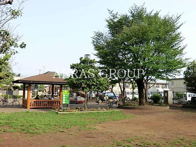 【武蔵野市吉祥寺東町のアパートの公園】