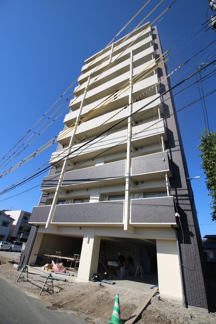 【熊本市中央区世安町のマンションの建物外観】