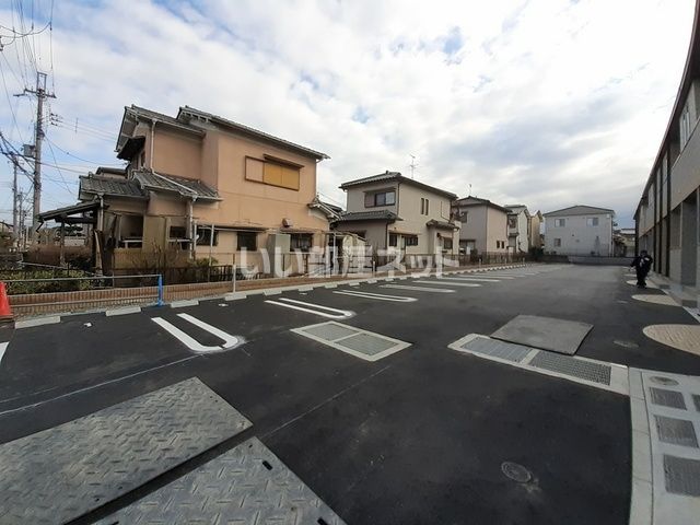 【香芝市磯壁のアパートの駐車場】