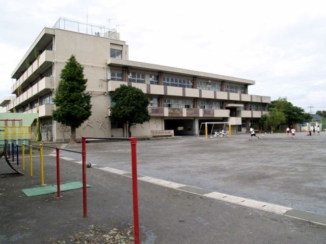 【稲城市矢野口住宅の小学校】