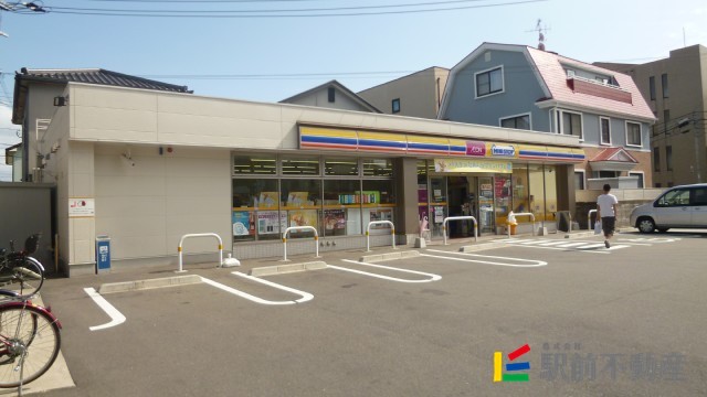 【福岡市西区姪浜駅南のマンションのコンビニ】