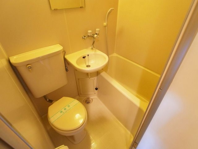 バス・シャワールーム　♪サッパリ爽快バスタイム！♪