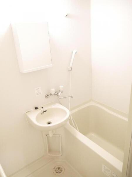 バス・シャワールーム　?