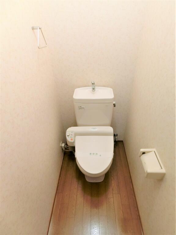 トイレ　※同タイプ別号室の写真を転用