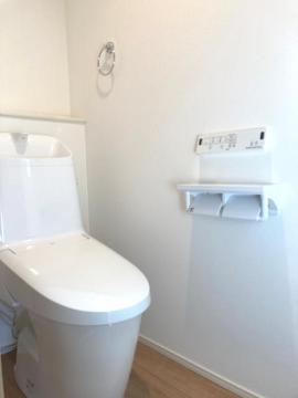 　トイレ　トイレ