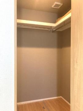 　収納　ウォ―クインクローゼット