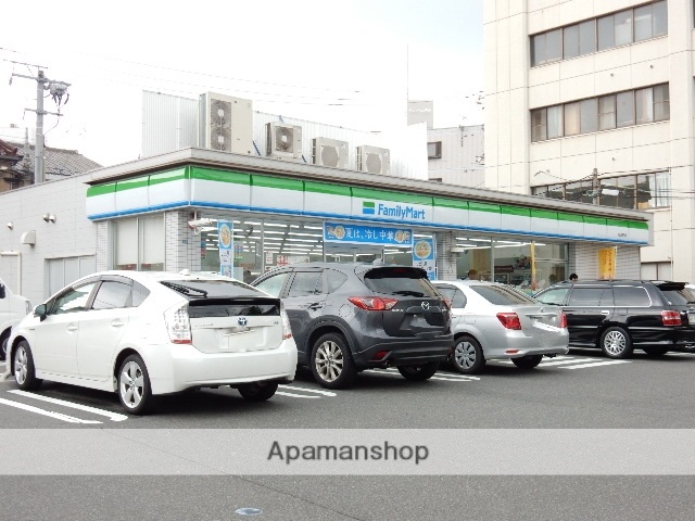 コンビニ　ファミリーマート鹿田店（コンビニ）まで123m