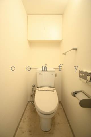 トイレ　ウォシュレット付き