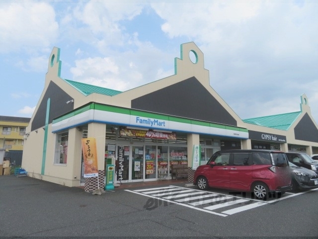 コンビニ　ファミリーマート与謝野町岩滝店（コンビニ）まで750m