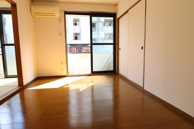 居室・リビング　洋室