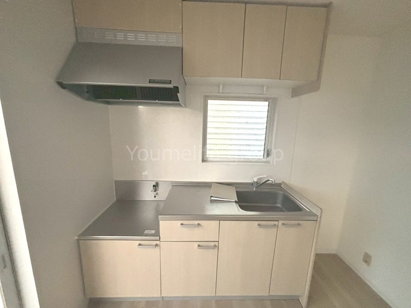 キッチン　写真はクリーニング前になります。