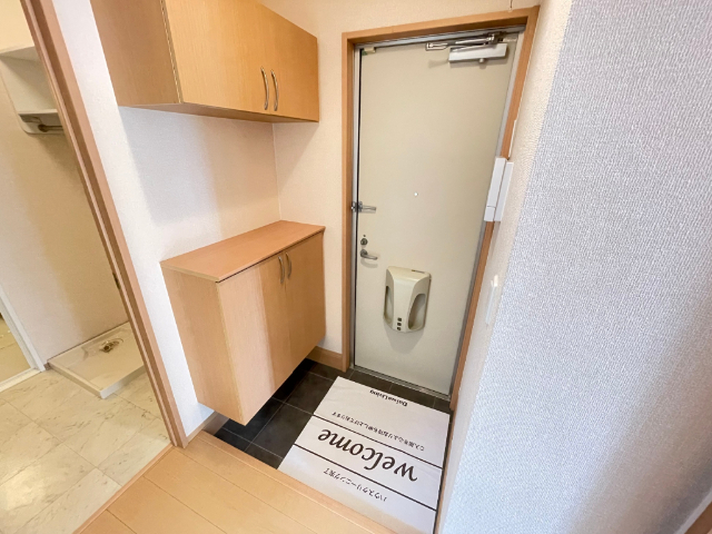玄関　下駄箱付きの玄関です