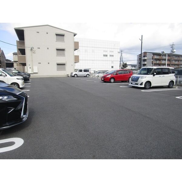 駐車場　駐車場