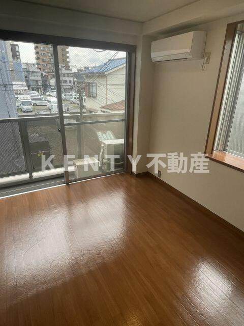 居室・リビング　ゆったりとした居間です