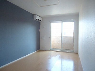 居室・リビング　ゆったり過ごせる居間です